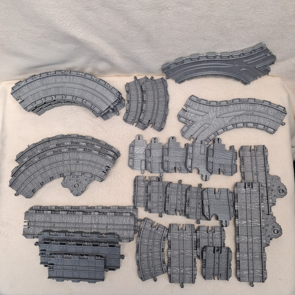2006 & 2009 Thomas And Friends Track Pieces- Learning Curve - Gullane LOT